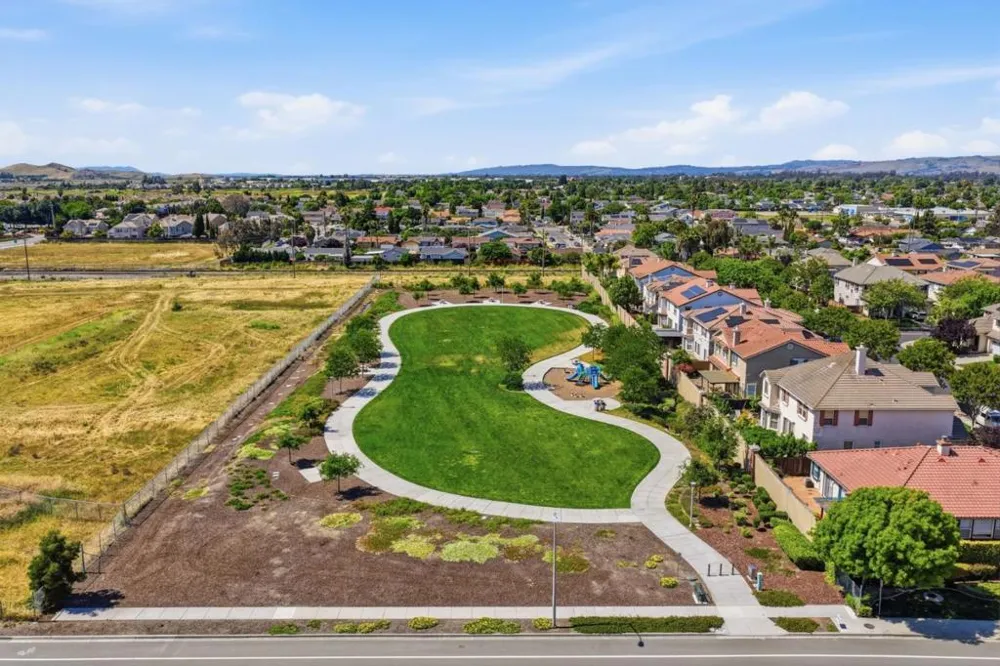 37517 Bay Crest Road Newark, CA 94560
