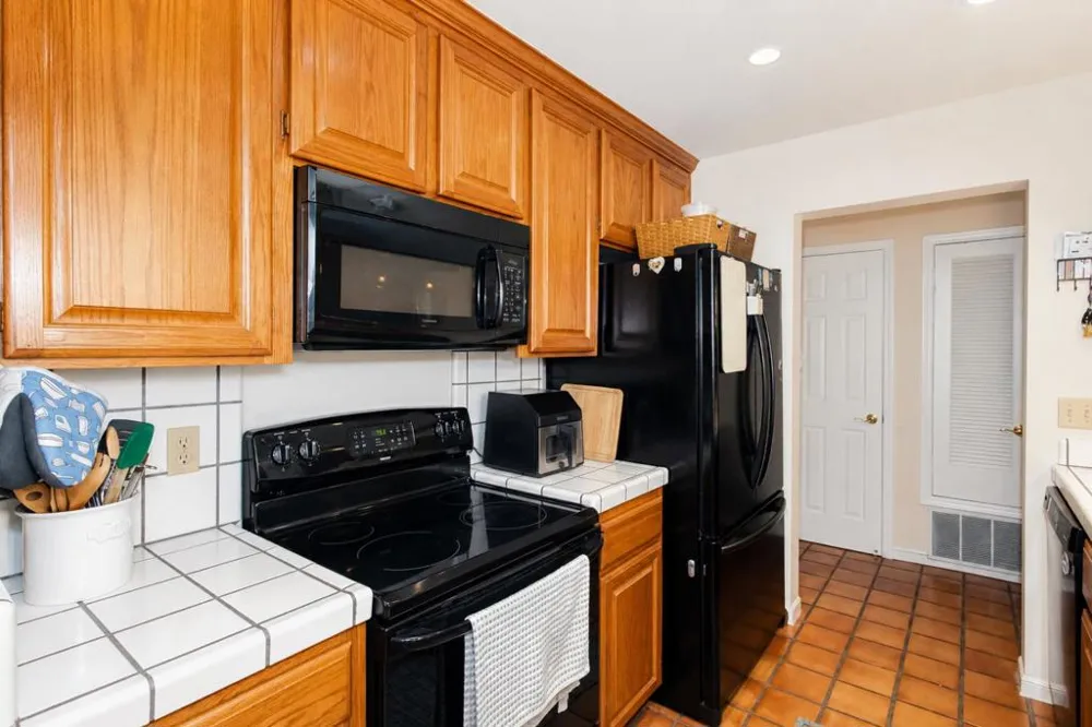 25912 Hayward Boulevard #215 Hayward, CA 94542