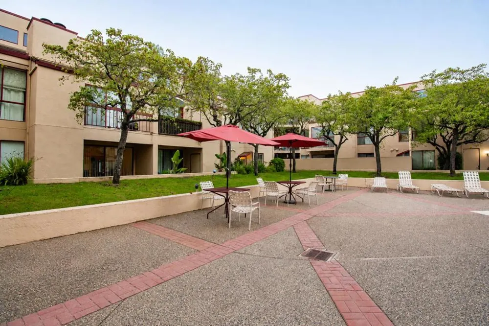 25912 Hayward Boulevard #215 Hayward, CA 94542