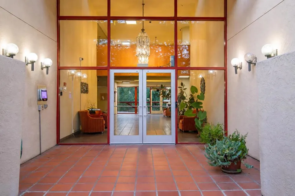 25912 Hayward Boulevard #215 Hayward, CA 94542