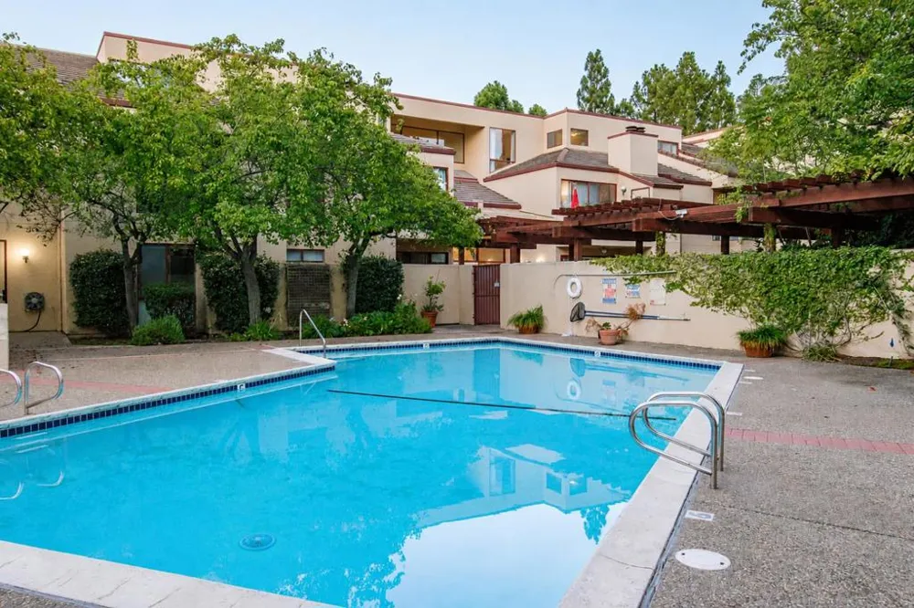 25912 Hayward Boulevard #215 Hayward, CA 94542