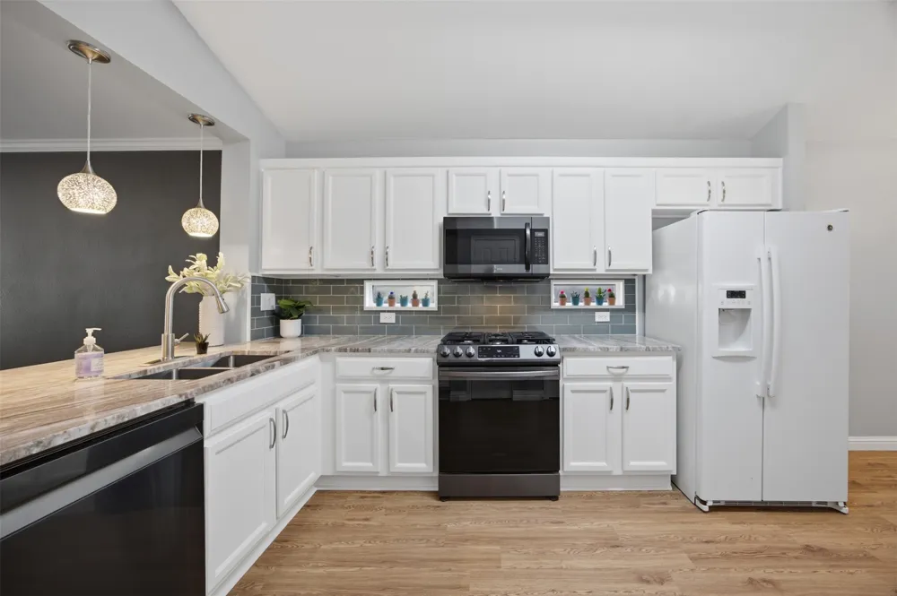 945 King Cotton Lane Round Rock, TX 78664