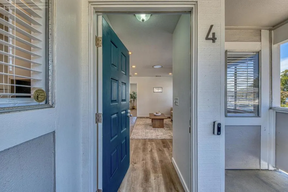 1889 Cherokee Drive #4 Salinas, CA 93906