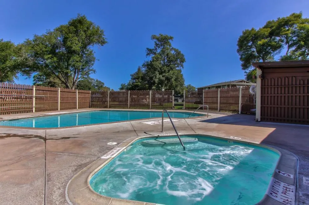 1889 Cherokee Drive #4 Salinas, CA 93906