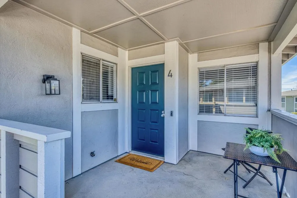 1889 Cherokee Drive #4 Salinas, CA 93906