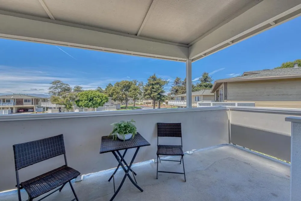 1889 Cherokee Drive #4 Salinas, CA 93906