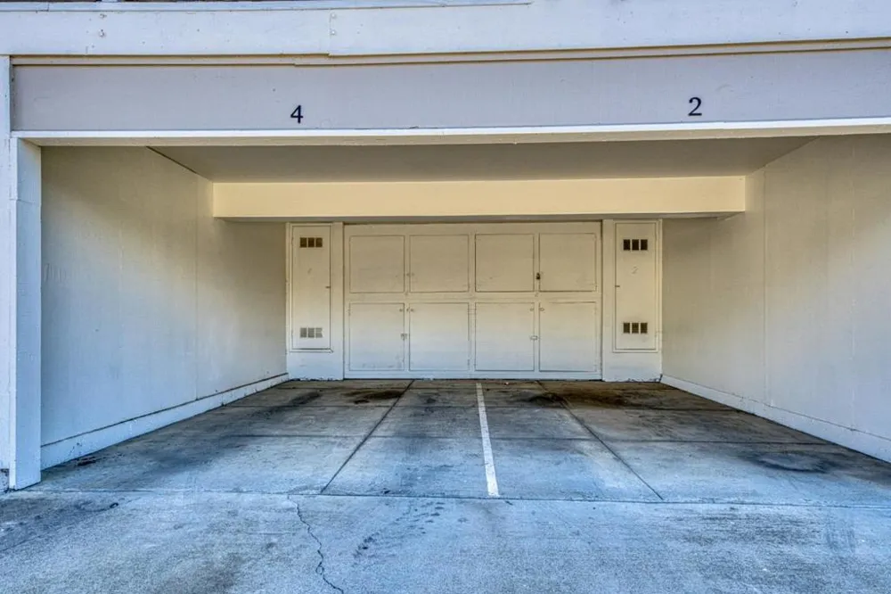 1889 Cherokee Drive #4 Salinas, CA 93906