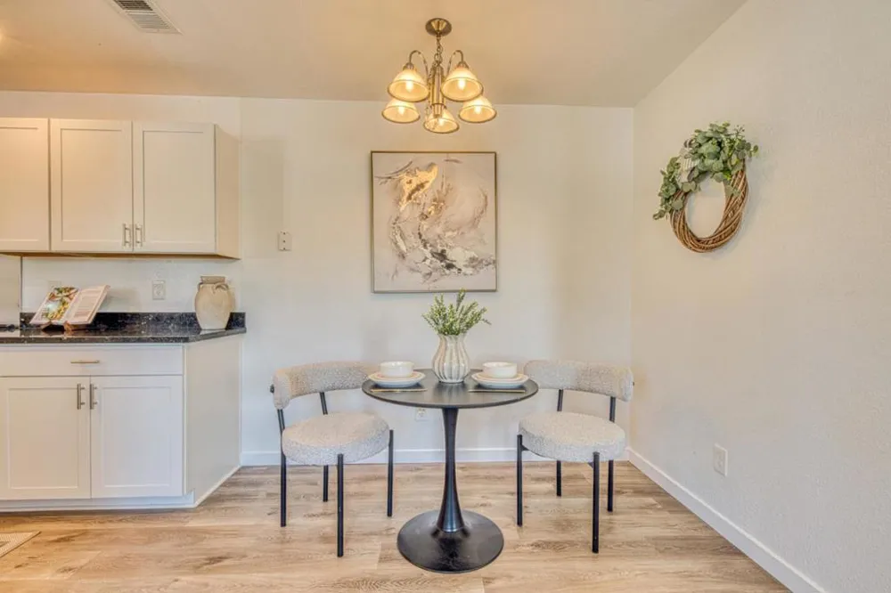 1889 Cherokee Drive #4 Salinas, CA 93906