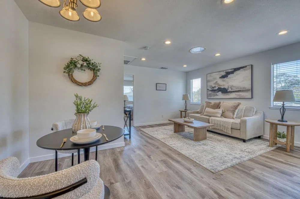 1889 Cherokee Drive #4 Salinas, CA 93906