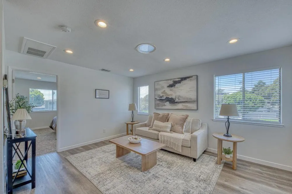 1889 Cherokee Drive #4 Salinas, CA 93906