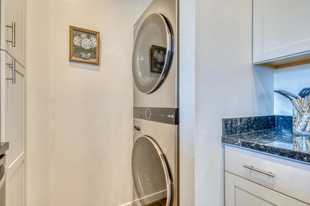 1889 Cherokee Drive #4 Salinas, CA 93906