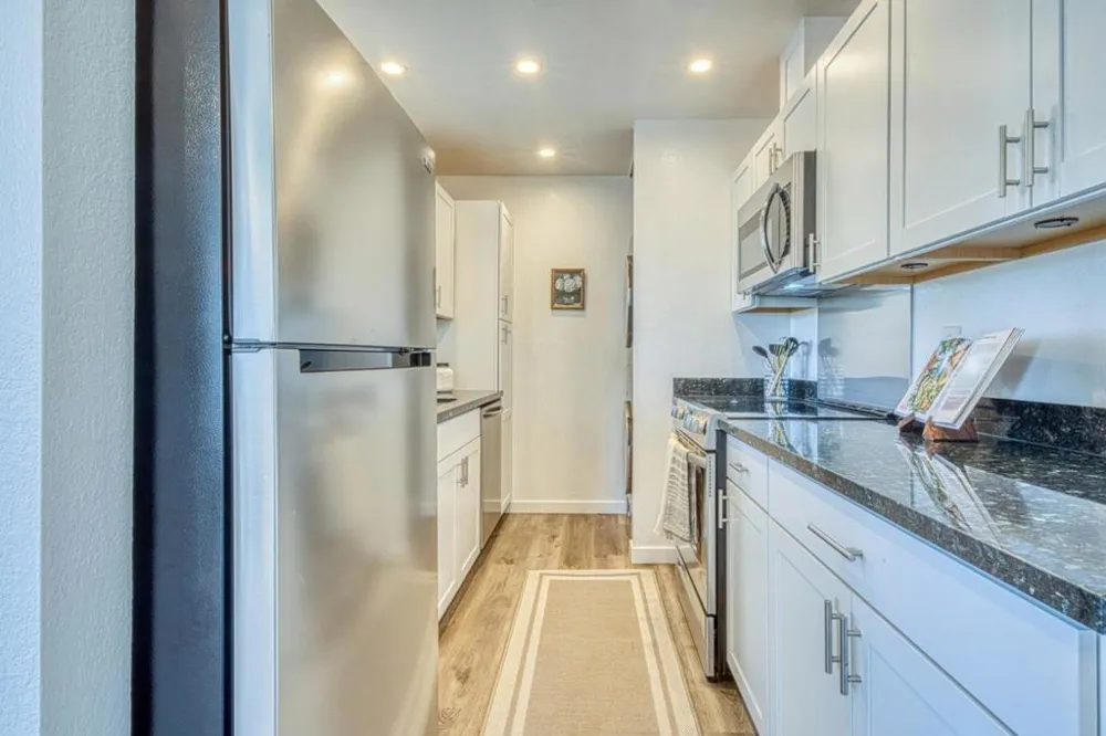 1889 Cherokee Drive #4 Salinas, CA 93906