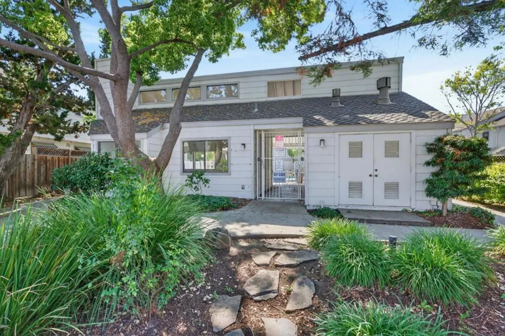 1205 Sierra Village Way San Jose, CA 95132