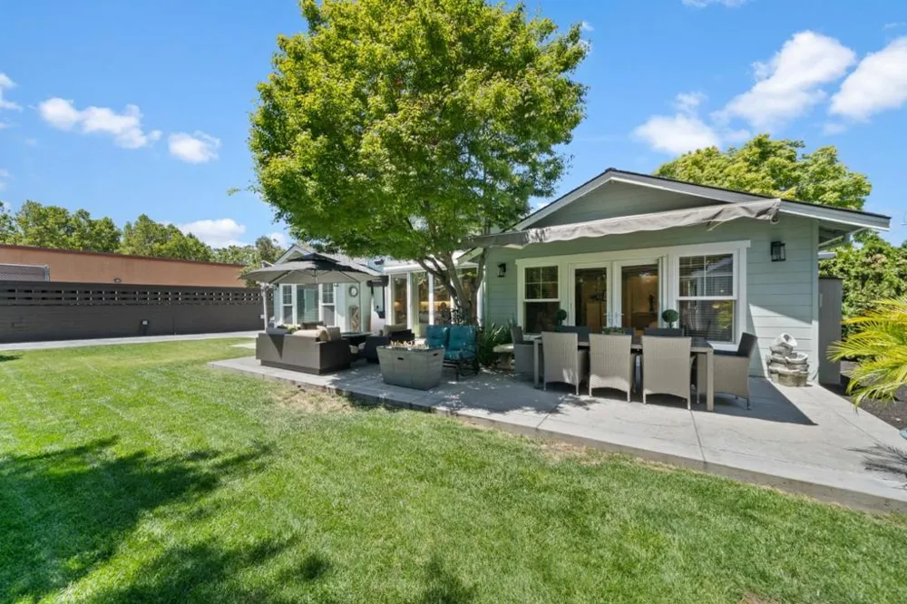 1052 Mcbain Avenue Campbell, CA 95008