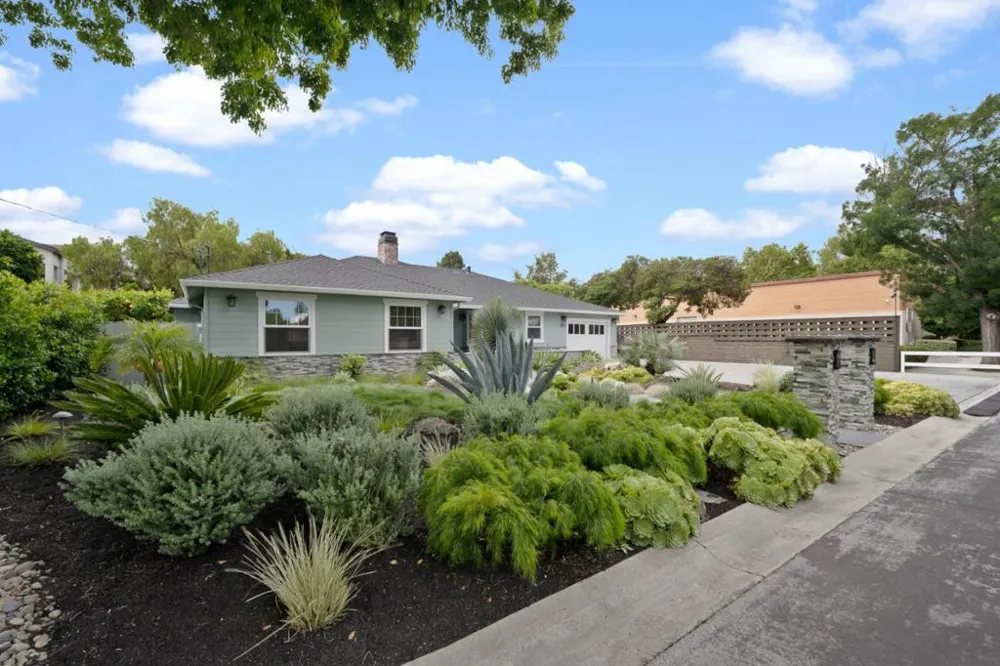1052 Mcbain Avenue Campbell, CA 95008