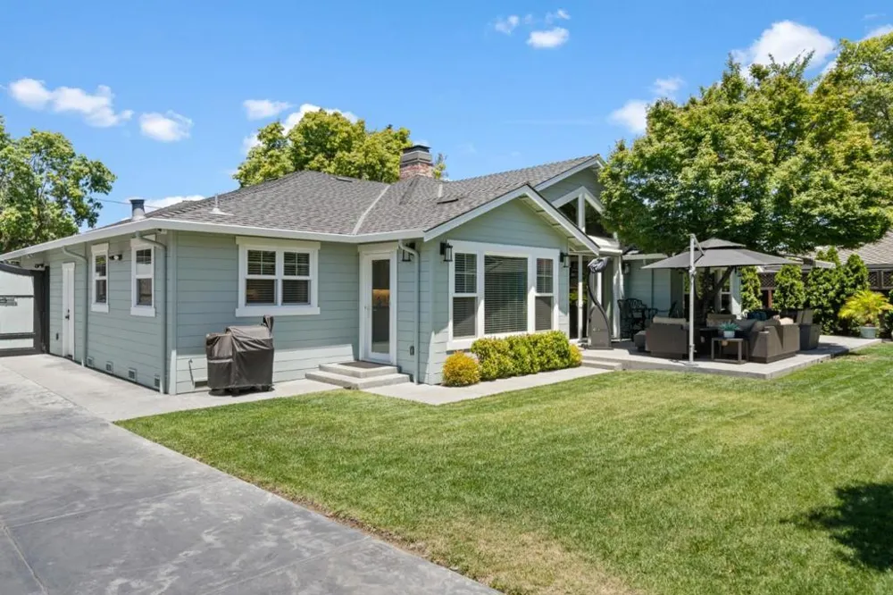 1052 Mcbain Avenue Campbell, CA 95008