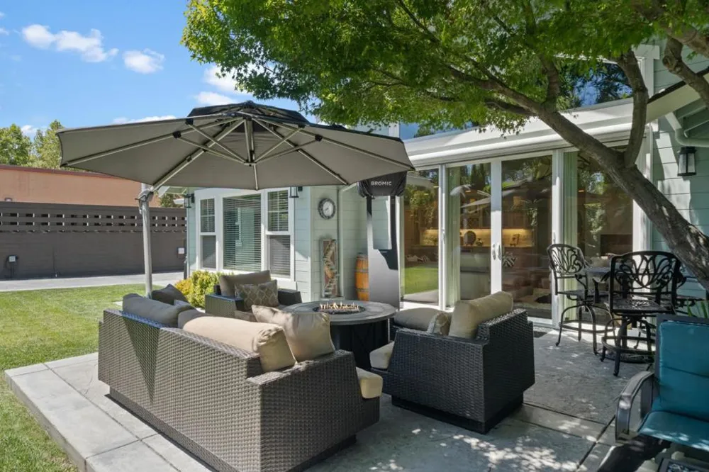 1052 Mcbain Avenue Campbell, CA 95008