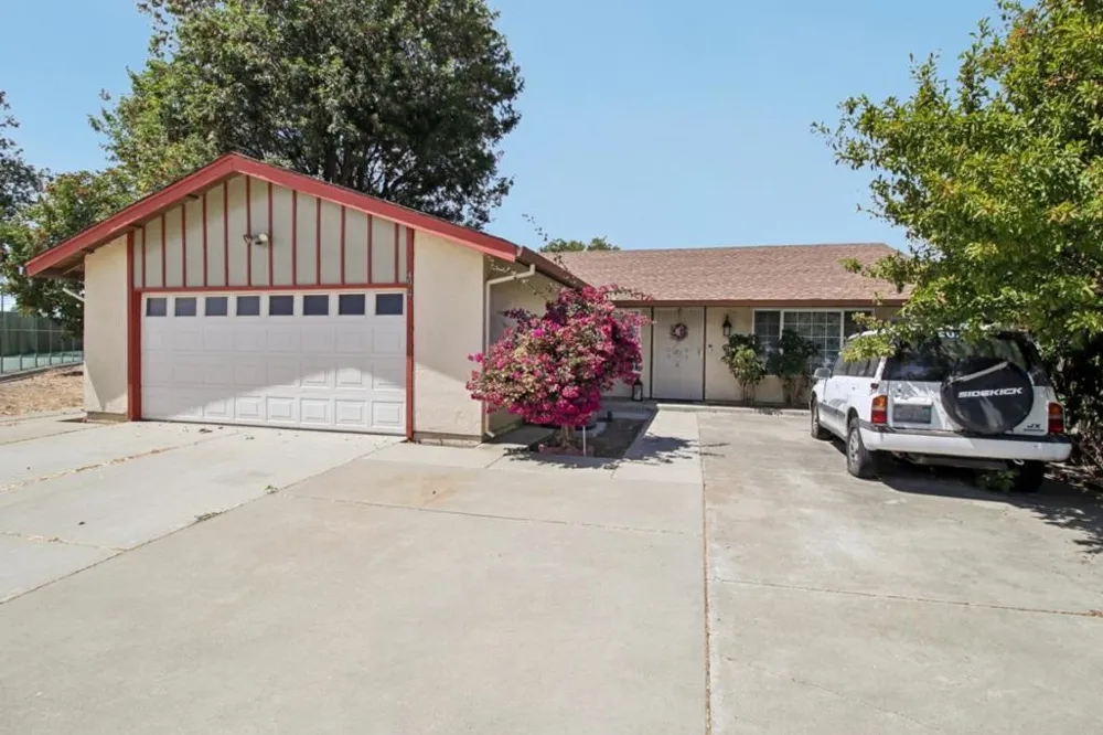 4967 Avenida De Angelina Santa Clara, CA 95054