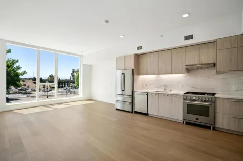 188 W Saint James Street #10308