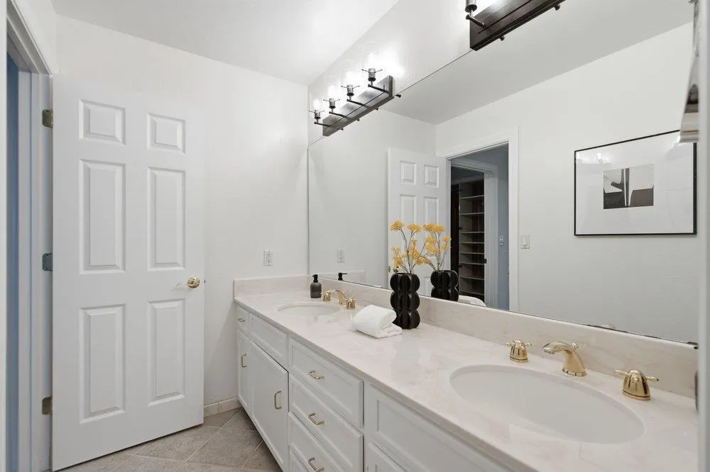 2872 Roland Avenue San Carlos, CA 94070