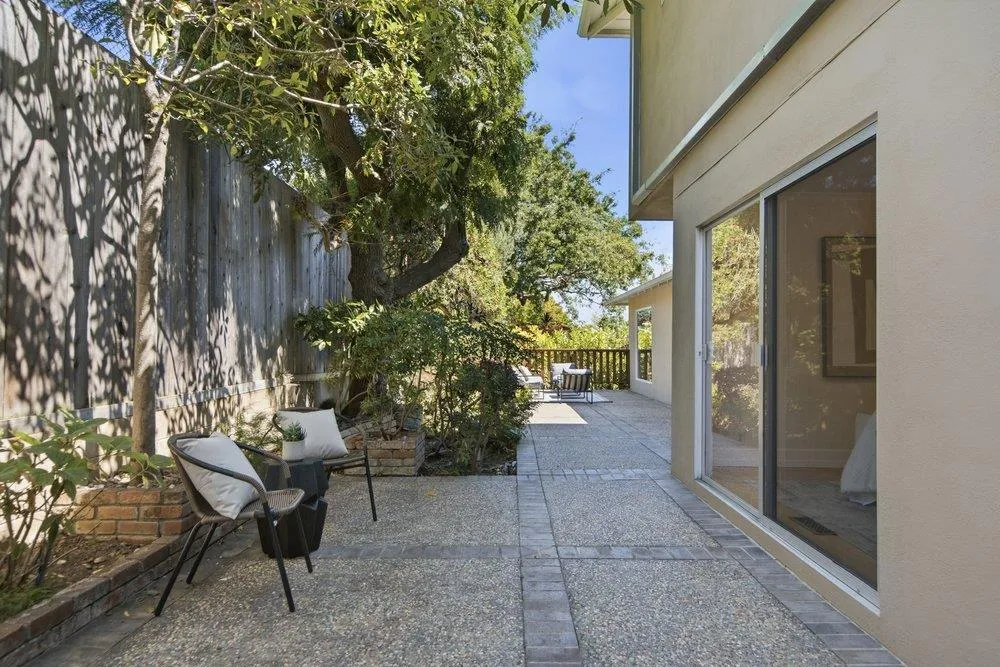 2872 Roland Avenue San Carlos, CA 94070