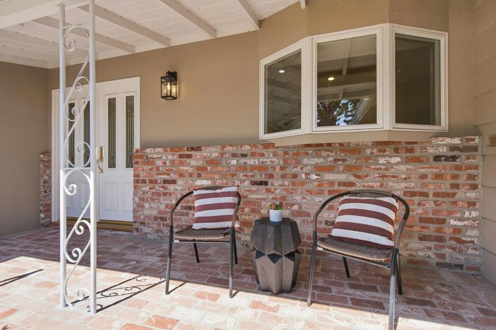 2872 Roland Avenue San Carlos, CA 94070
