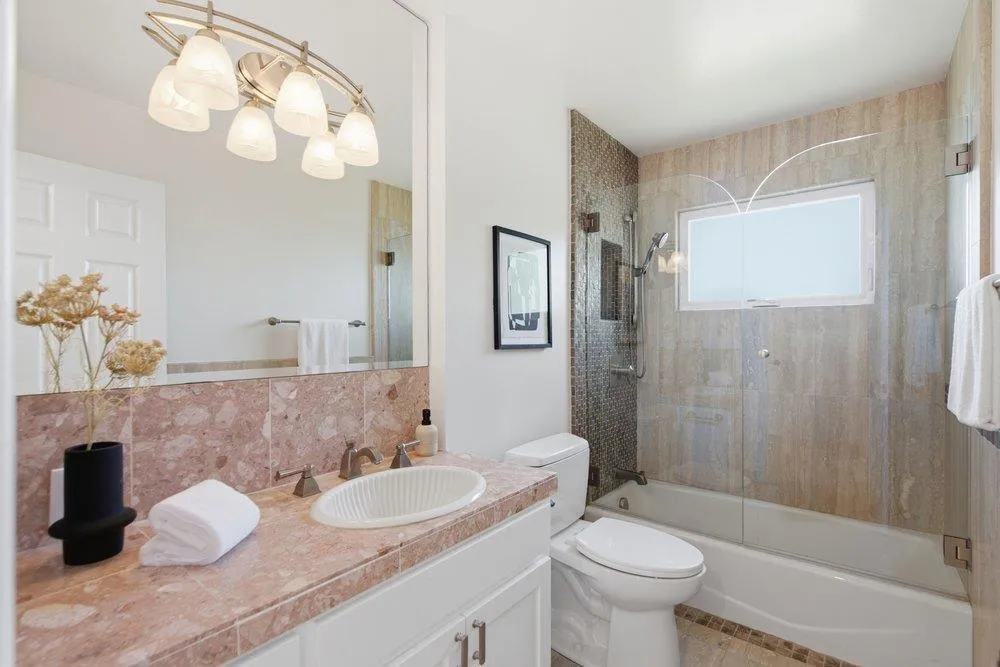 2872 Roland Avenue San Carlos, CA 94070