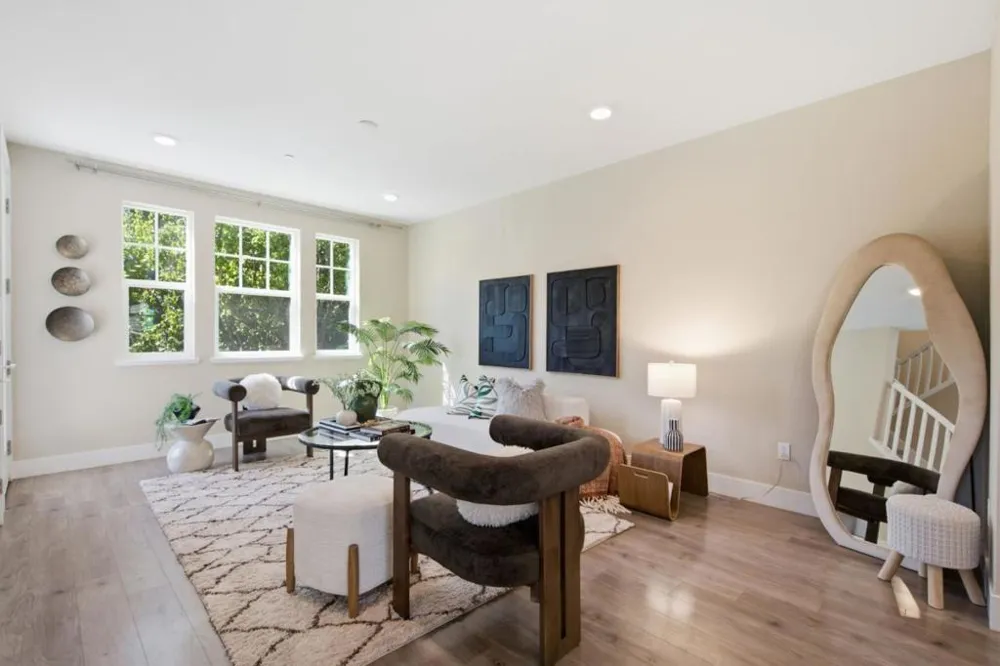 350 Circuit Way Mountain View, CA 94043