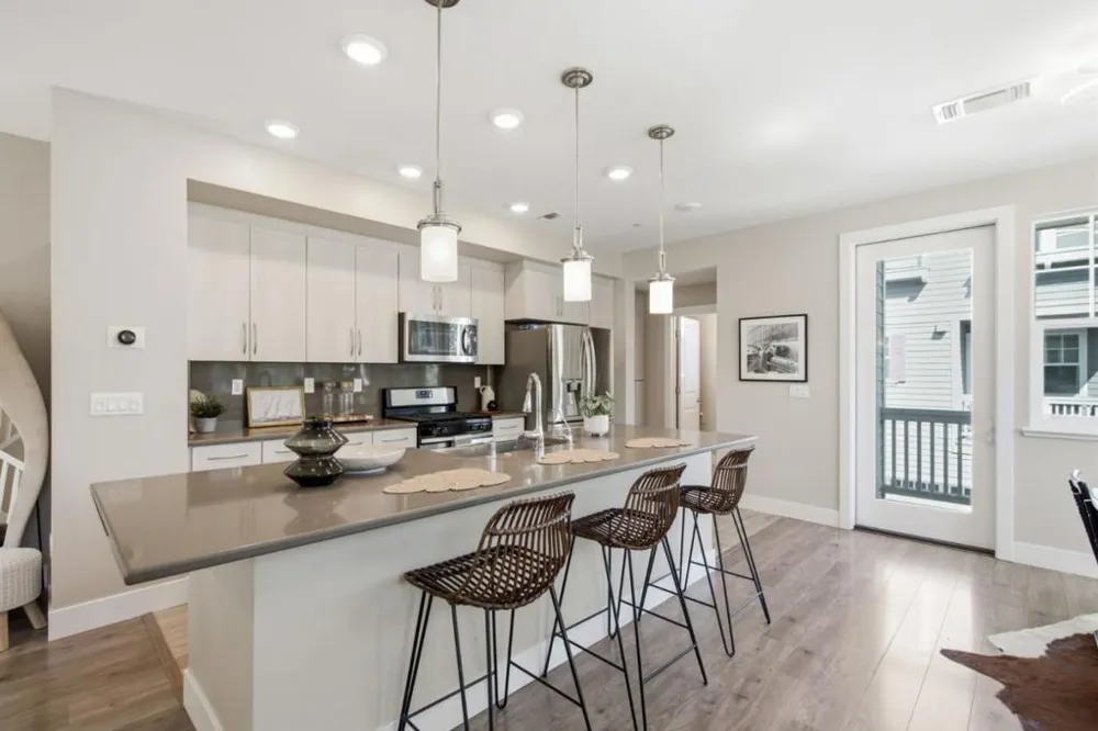 350 Circuit Way Mountain View, CA 94043