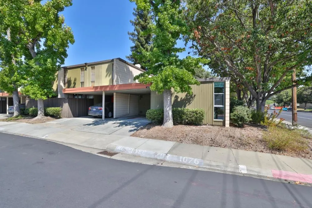 1076 Pomeroy Avenue Santa Clara, CA 95051