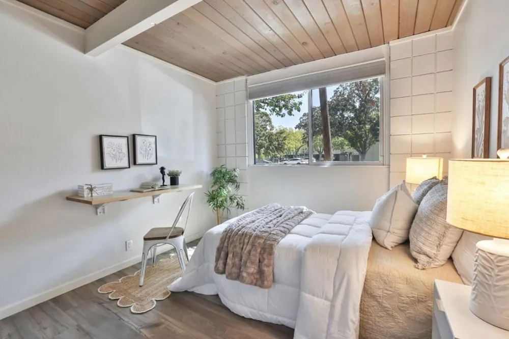 1076 Pomeroy Avenue Santa Clara, CA 95051