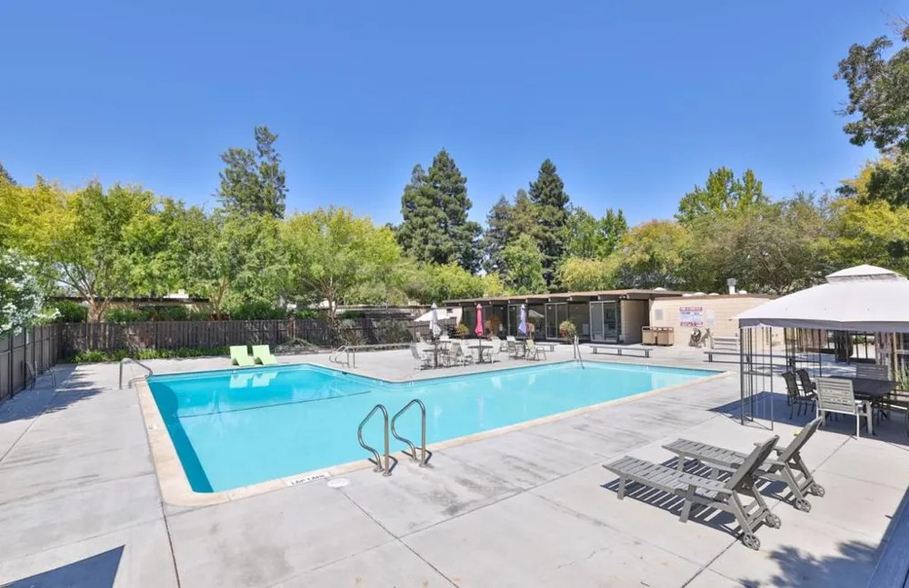 1076 Pomeroy Avenue Santa Clara, CA 95051
