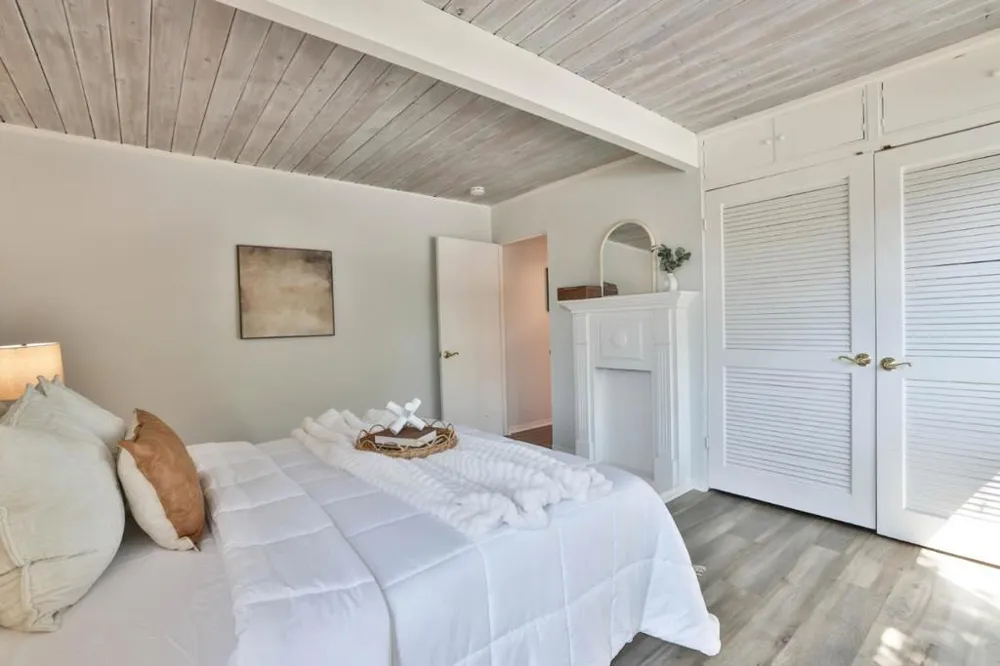 1076 Pomeroy Avenue Santa Clara, CA 95051