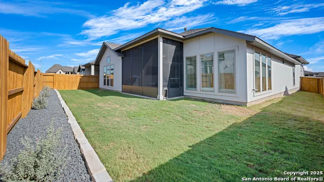 1925 Luna New Braunfels, TX 78132