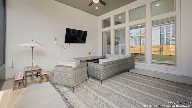 1925 Luna New Braunfels, TX 78132