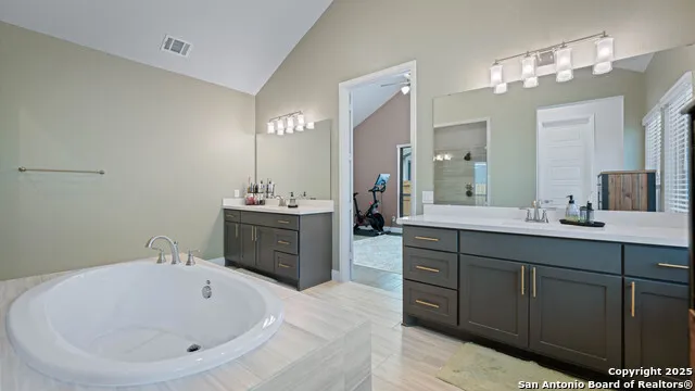 1925 Luna New Braunfels, TX 78132
