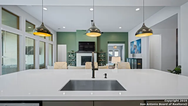 1925 Luna New Braunfels, TX 78132