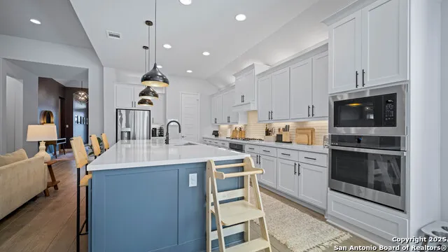 1925 Luna New Braunfels, TX 78132