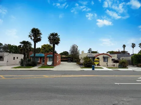 51 E Romie Lane
