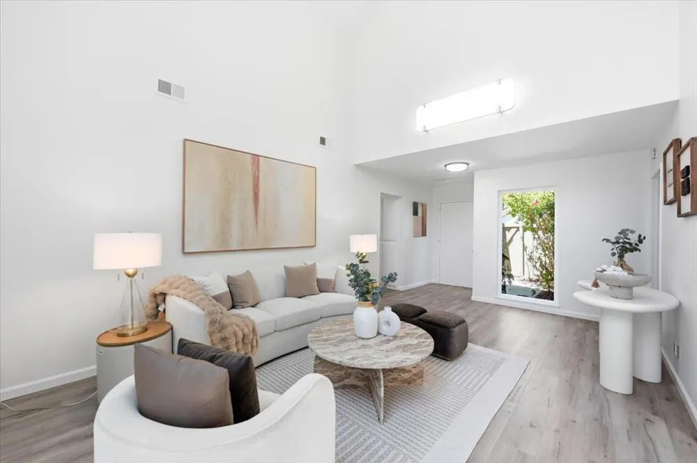5643 Strawflower San Jose, CA 95118