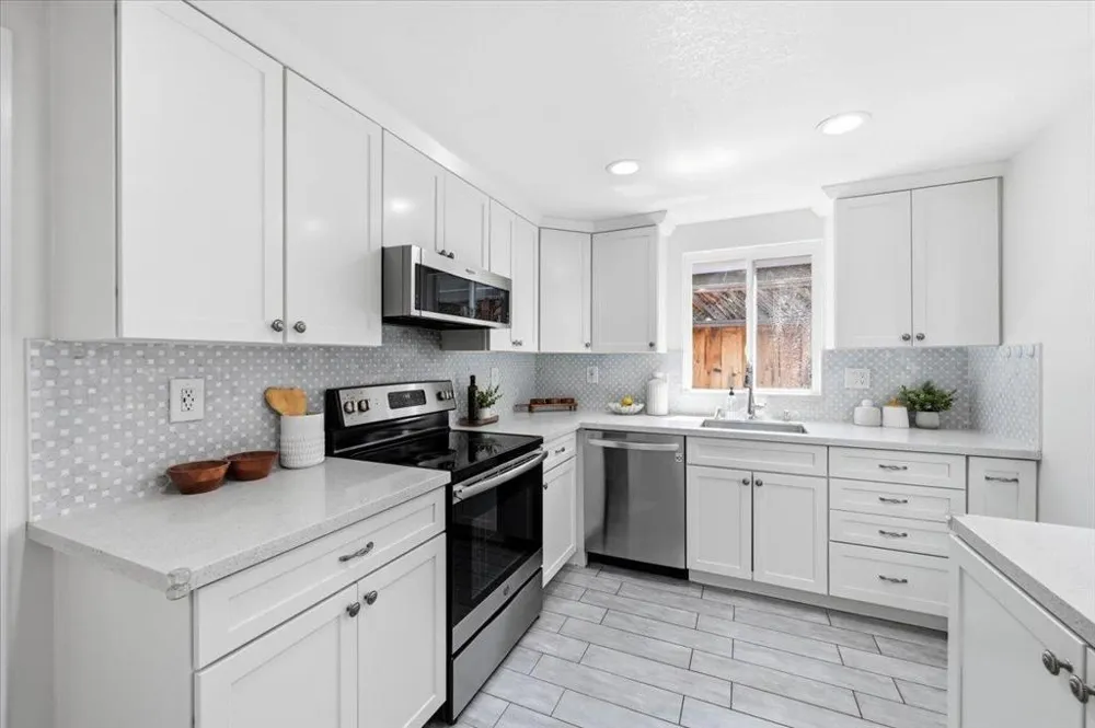 5643 Strawflower San Jose, CA 95118