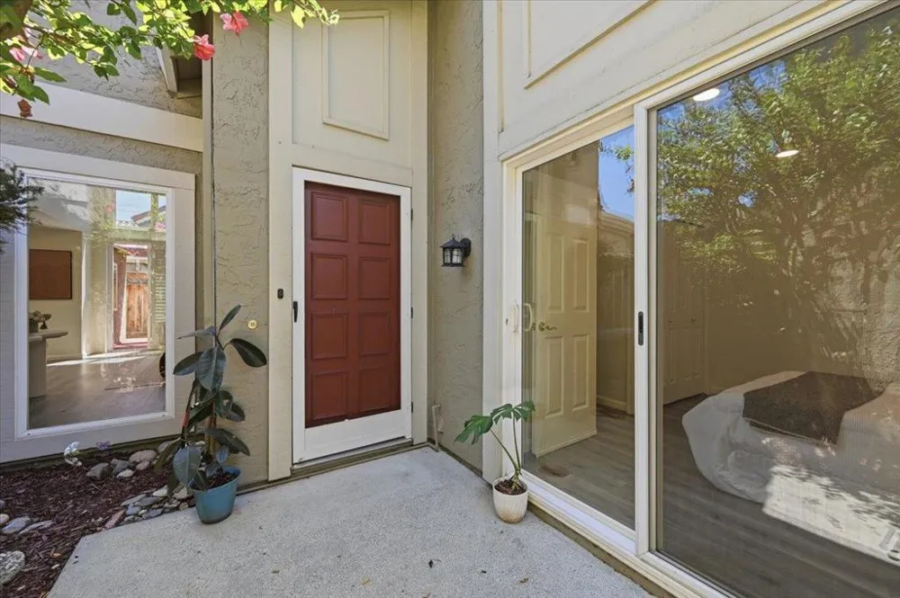 5643 Strawflower San Jose, CA 95118