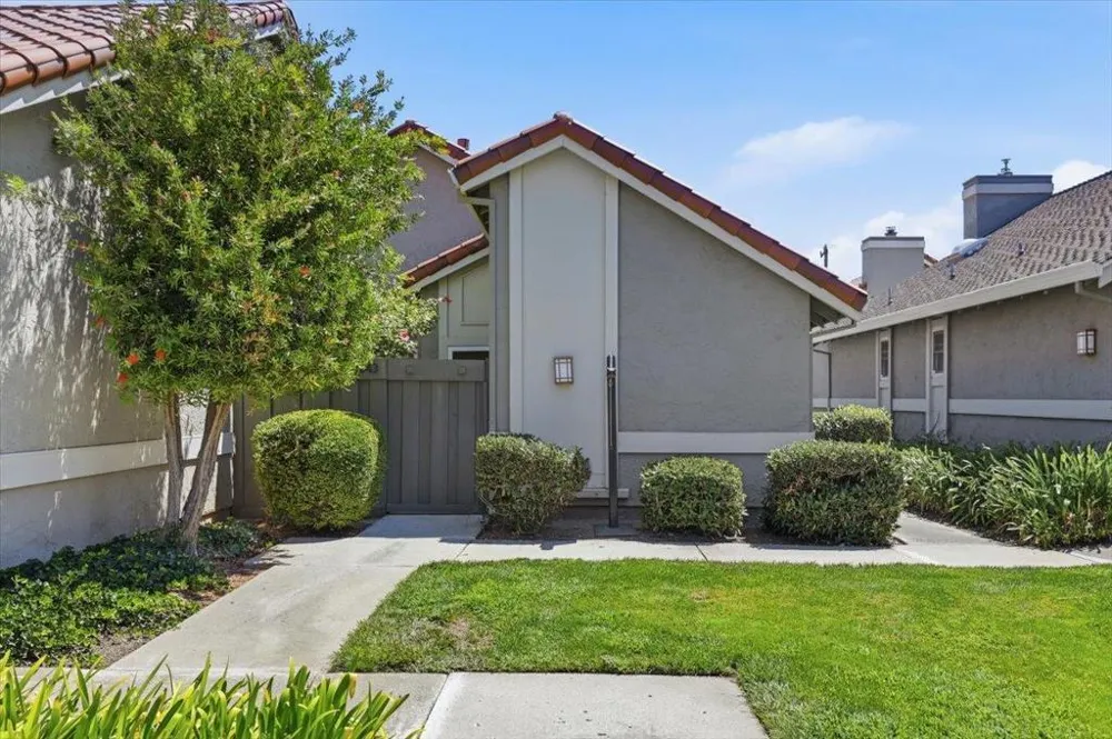 5643 Strawflower San Jose, CA 95118