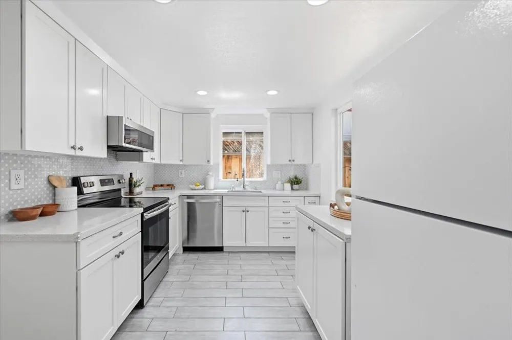 5643 Strawflower San Jose, CA 95118