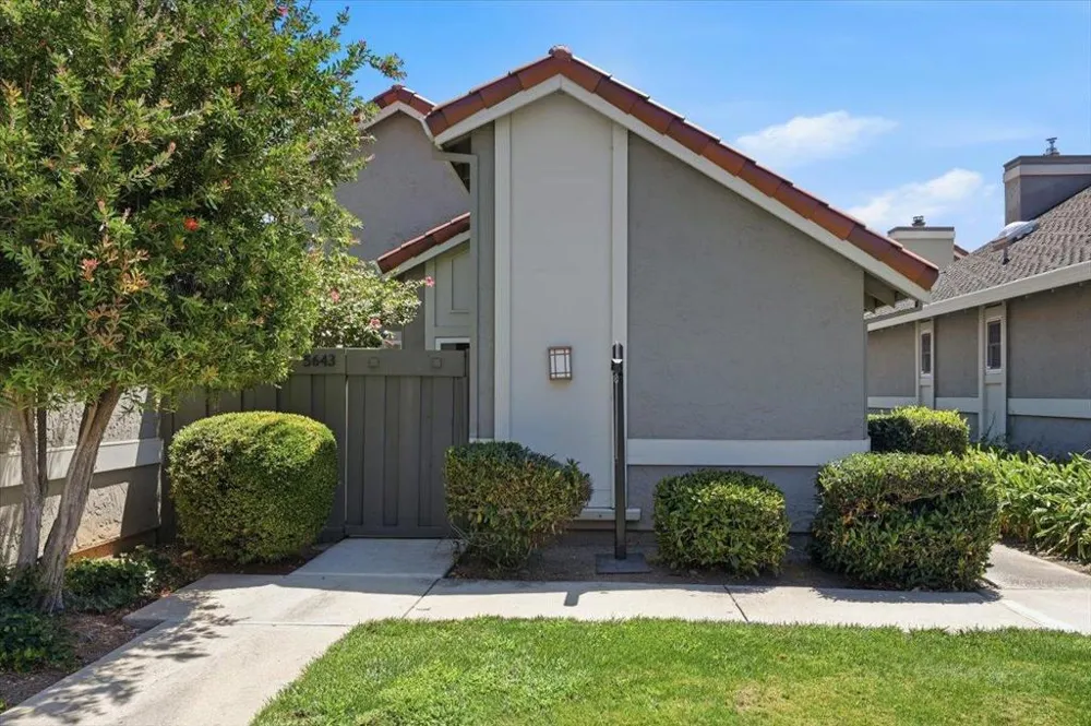 5643 Strawflower San Jose, CA 95118