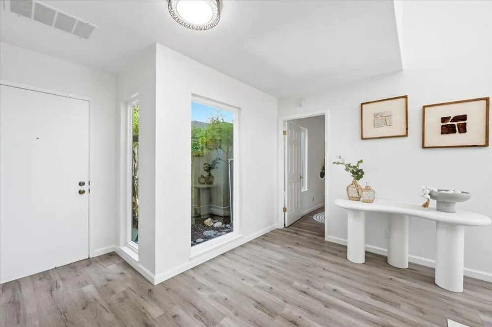 5643 Strawflower San Jose, CA 95118