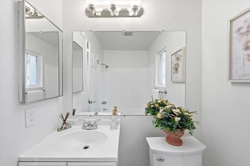 5643 Strawflower San Jose, CA 95118
