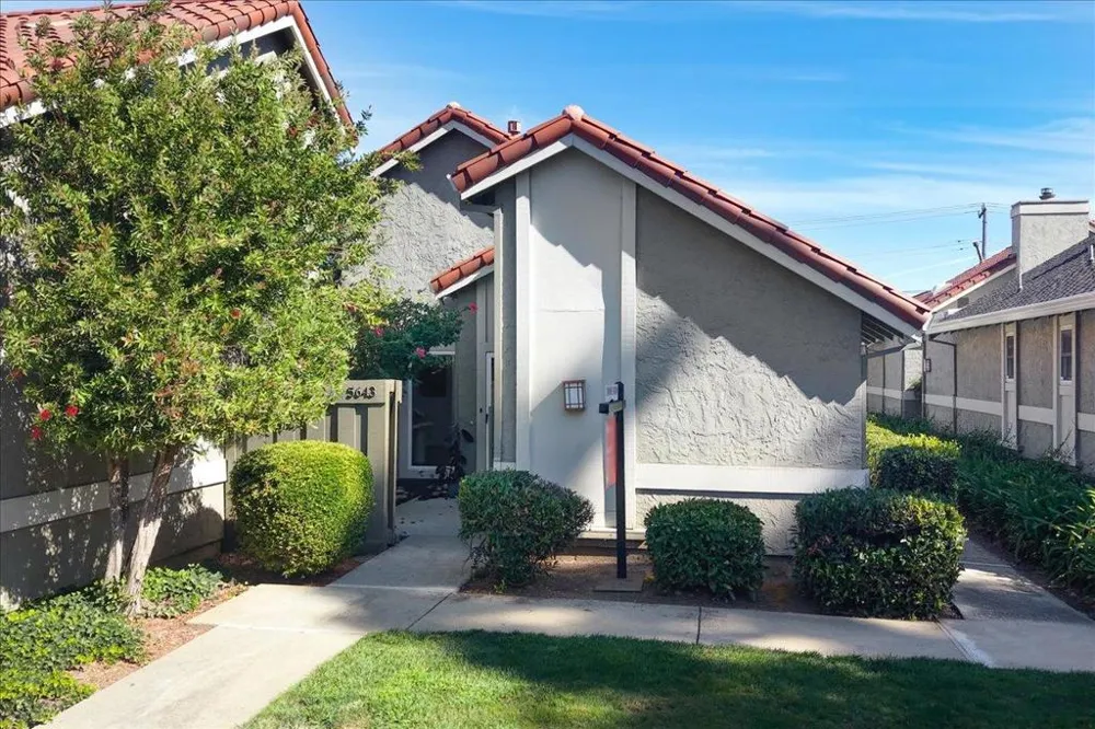 5643 Strawflower San Jose, CA 95118