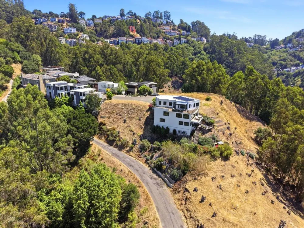 21 Jewel Court Oakland, CA 94611