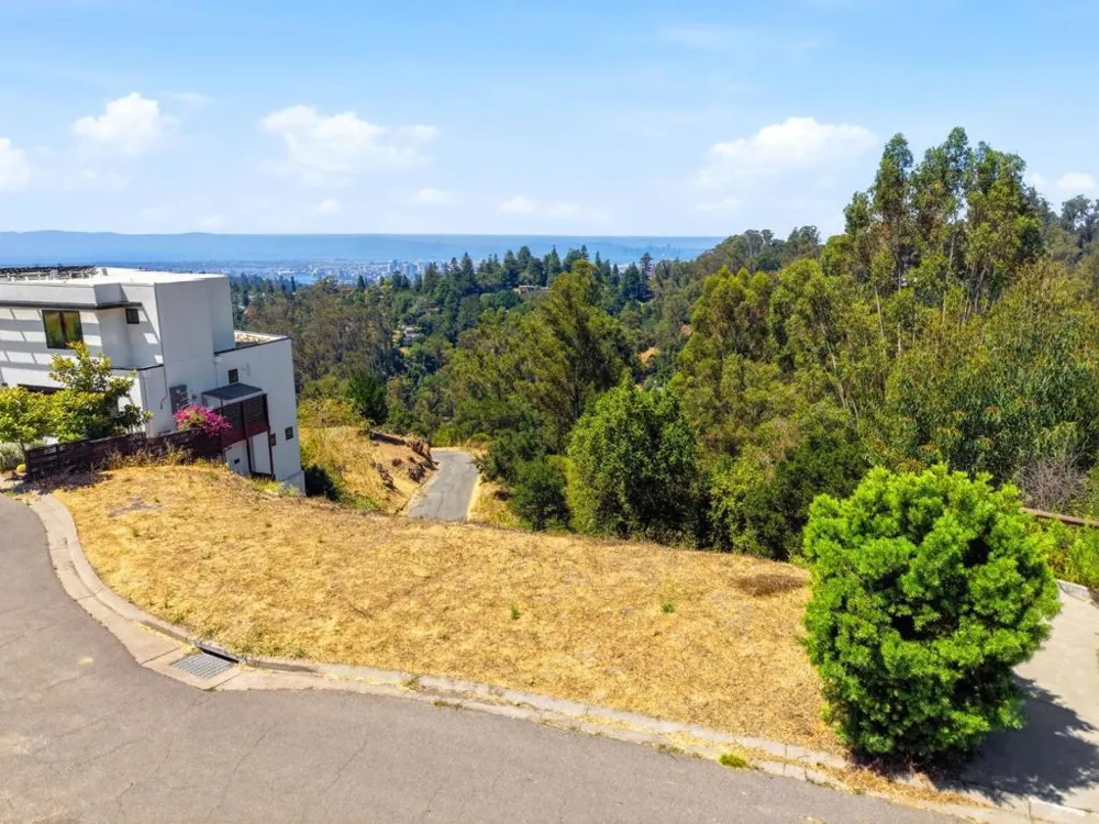 21 Jewel Court Oakland, CA 94611